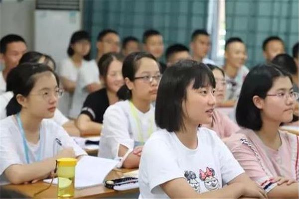 职高可以参加高考,孩子上职高学什么专业好