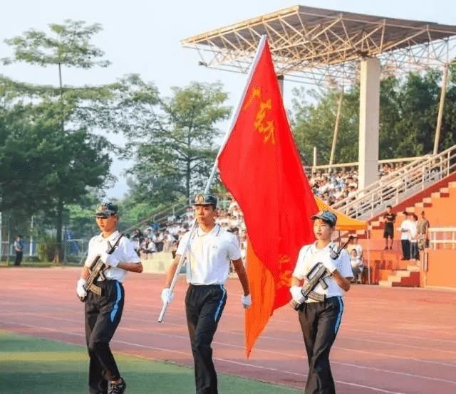 深圳高职高考要穿校服吗